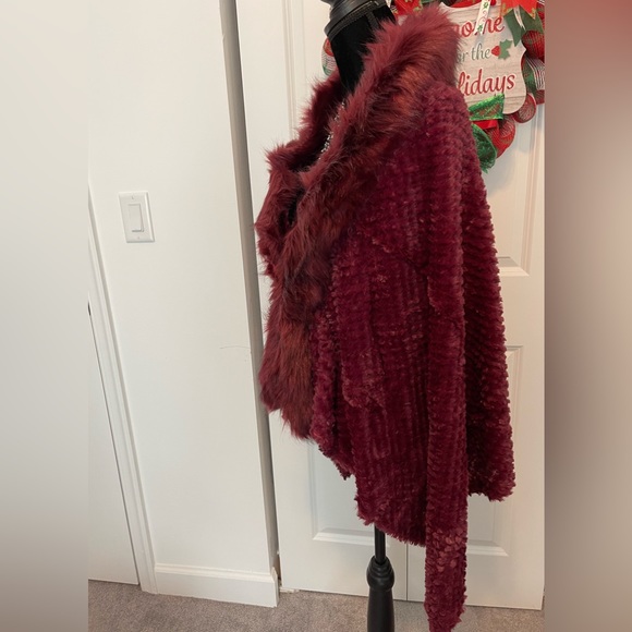 FAUX FUR WRAP💕 - Picture 3 of 3